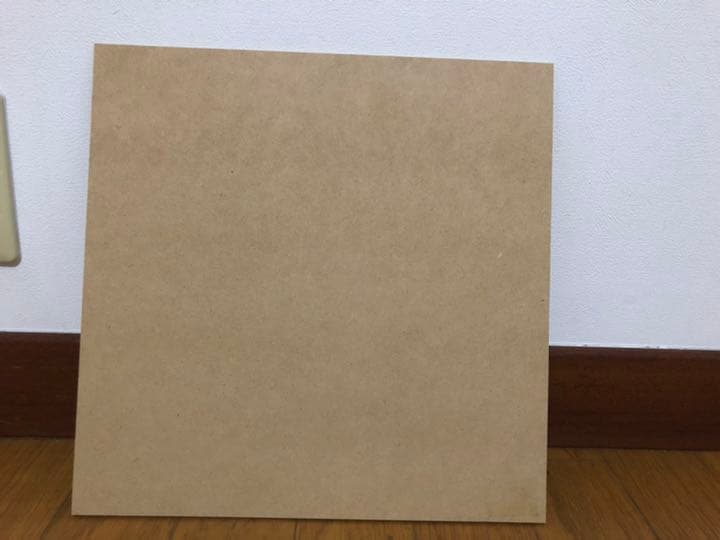 花の上で休む眩しい蝶々