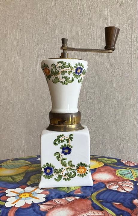 イタリア製アンティークコーヒーミル