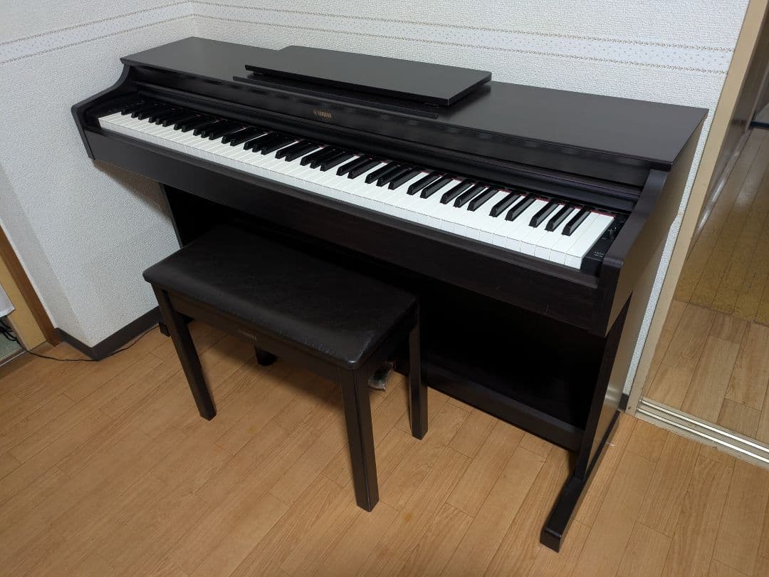 デジタルピアノ YAMAHA YDP-163R 黒 椅子付き メトロノーム付き