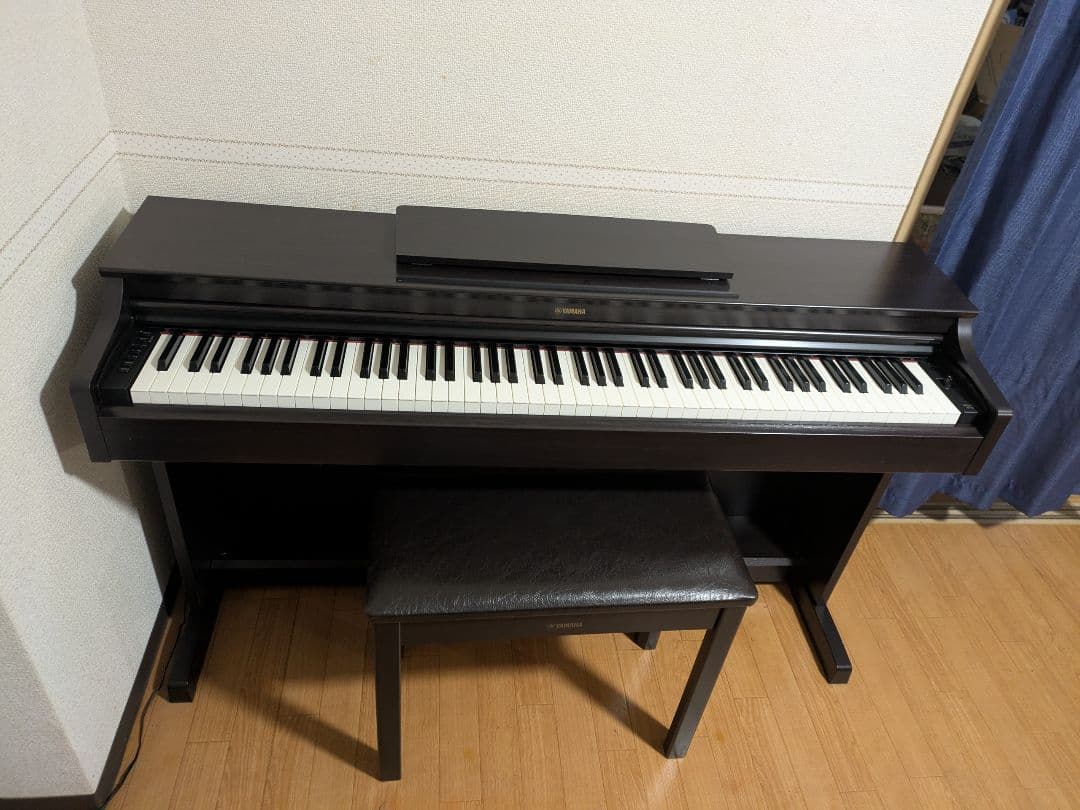 デジタルピアノ YAMAHA YDP-163R 黒 椅子付き メトロノーム付き