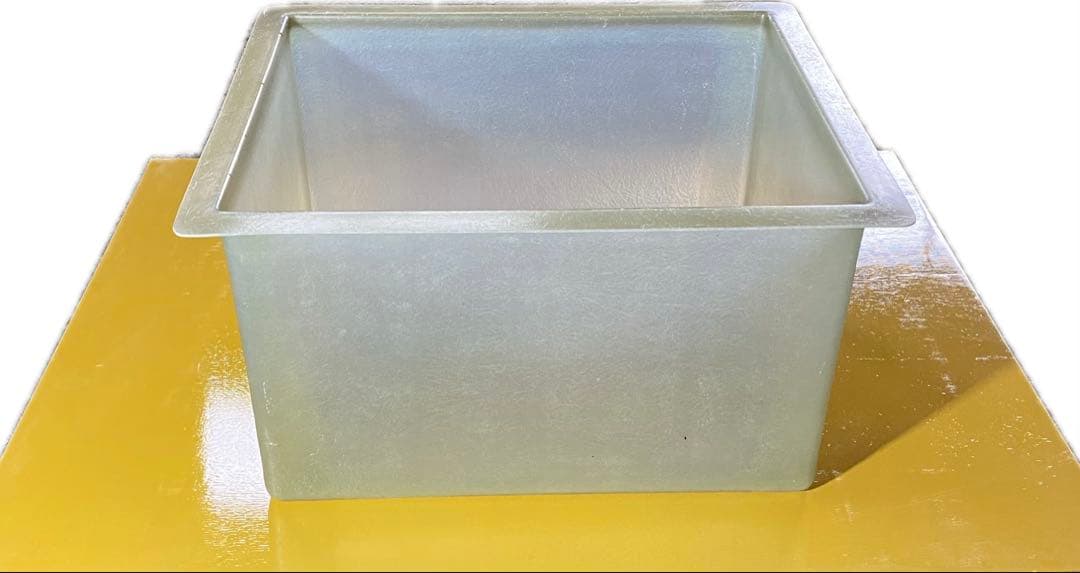 FRP水槽用容器 クリア