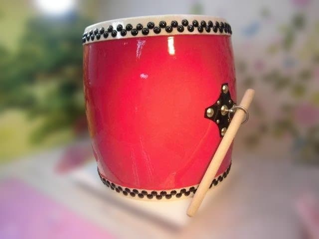 新品未使用(送料無料)26.980円　エイサー大太鼓36cm*40cmバチ付き