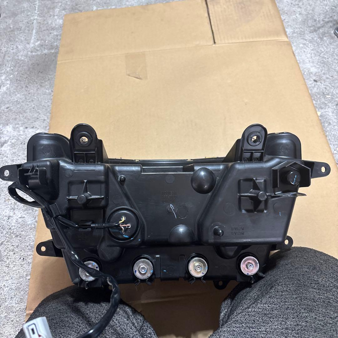 NMAX SED6J ヘッドライト　中古　傷有　純正　送料込み