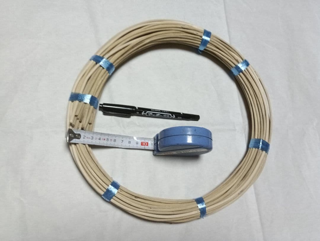 皮を剥いたアケビの蔓（芯）その２