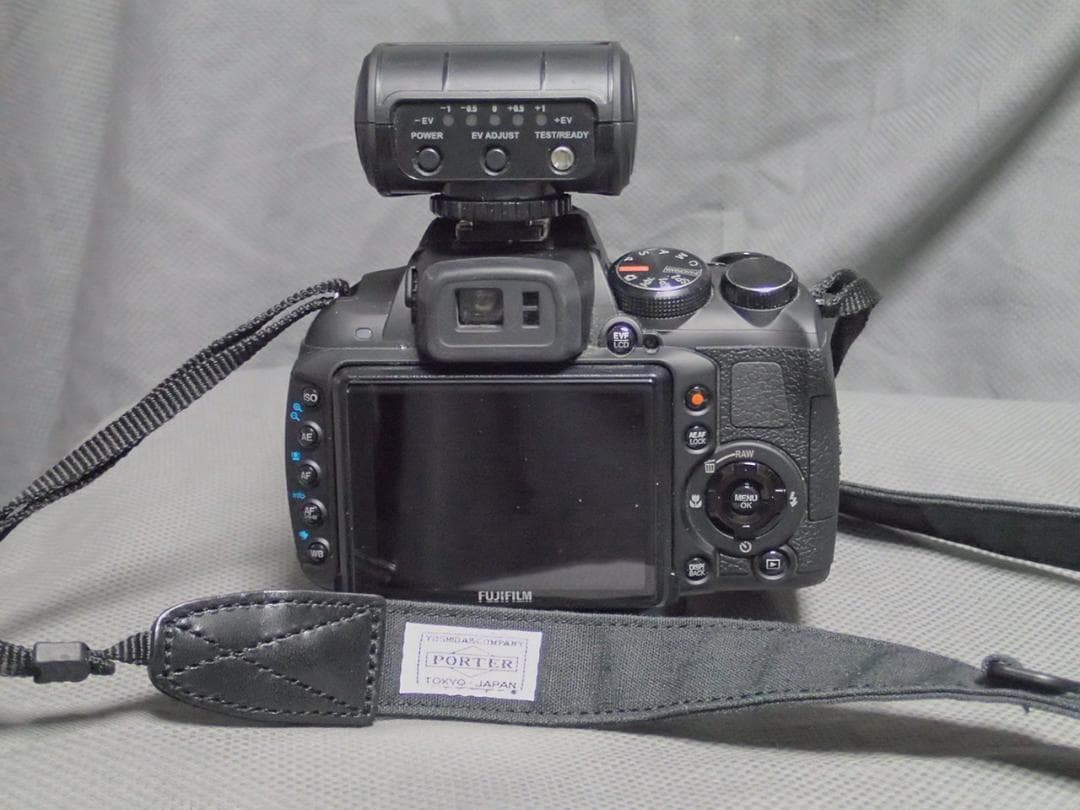 FUJIFILM FINEPIX HS20EXR EF-20付き