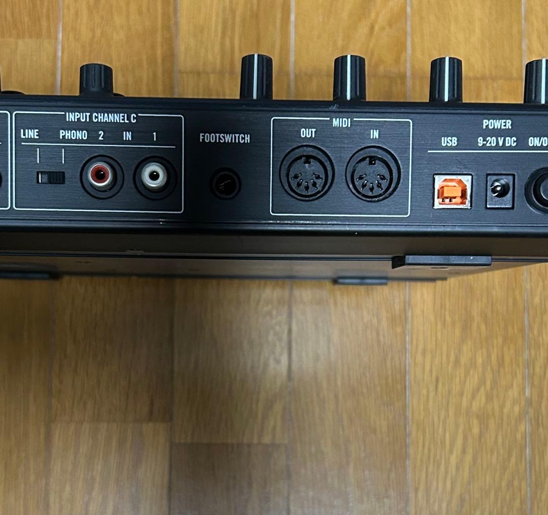 DJ機材 TRAKTOR KONTROL S4