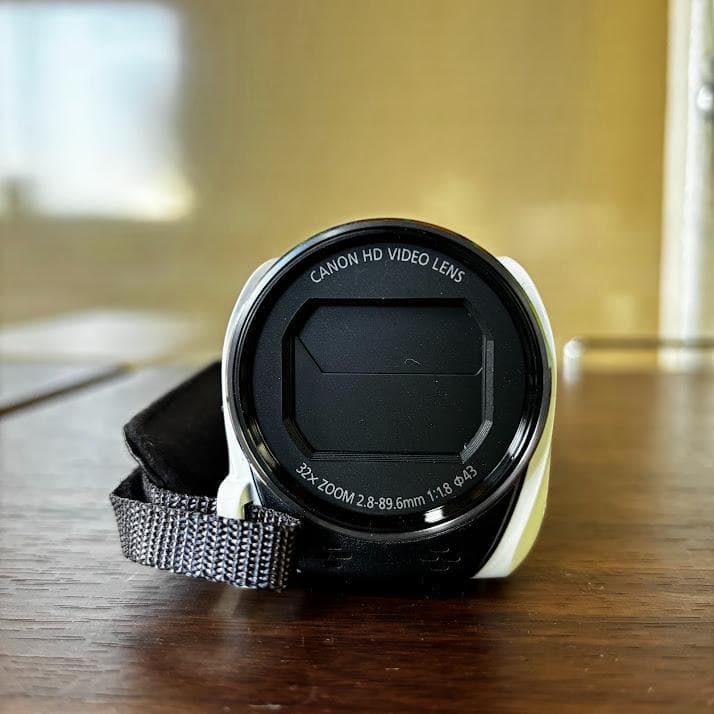 Canon iVIS HF R700 2016年製 付属品多数 予備バッテリー付