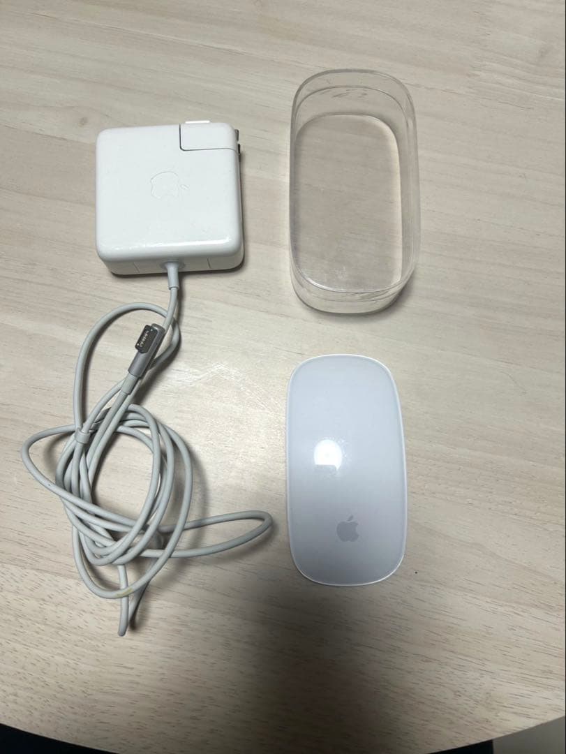 【値下げしました！ほぼ未使用/モデル要確認】MacBook Pro シルバー