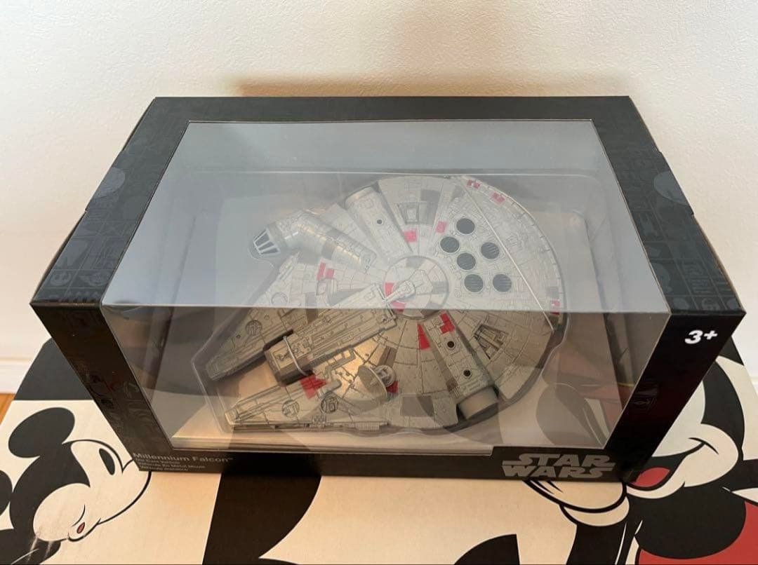 ミレニアムファルコン　ディズニーストア　スターウォーズ