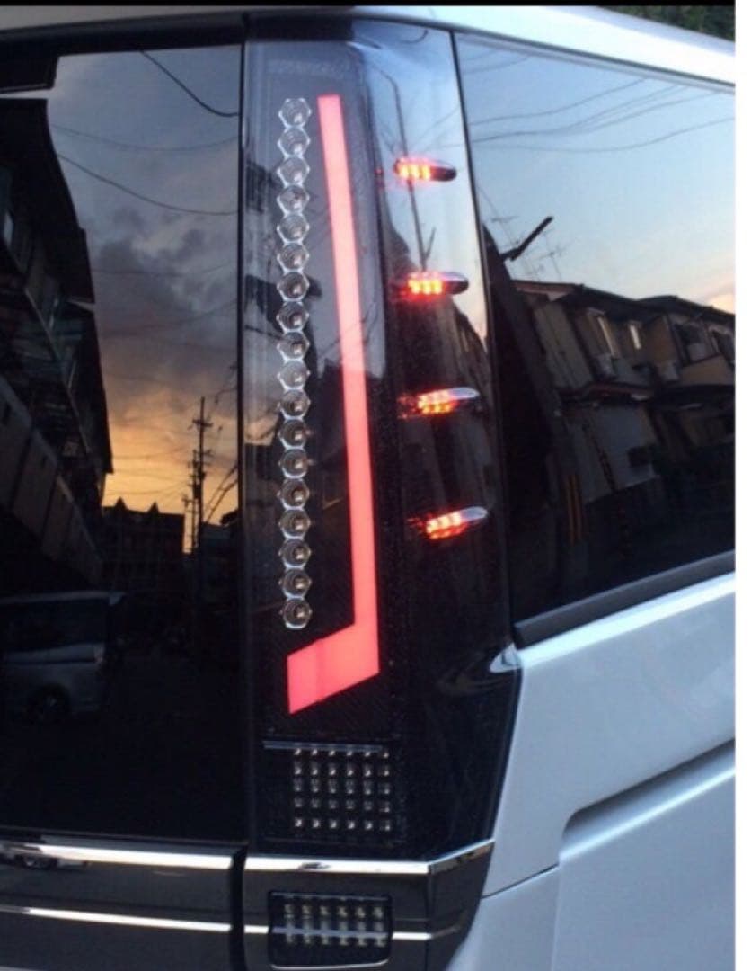 ノア NOAH VOXY ヴォクシー エスクァイア 80 テールランプ