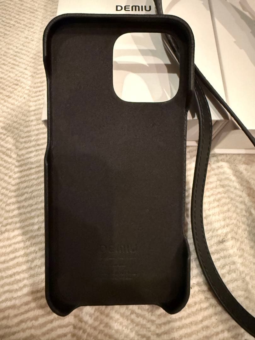 POCHE FLAT iPhone16ProMax DEMIU 黒 ストラップ付