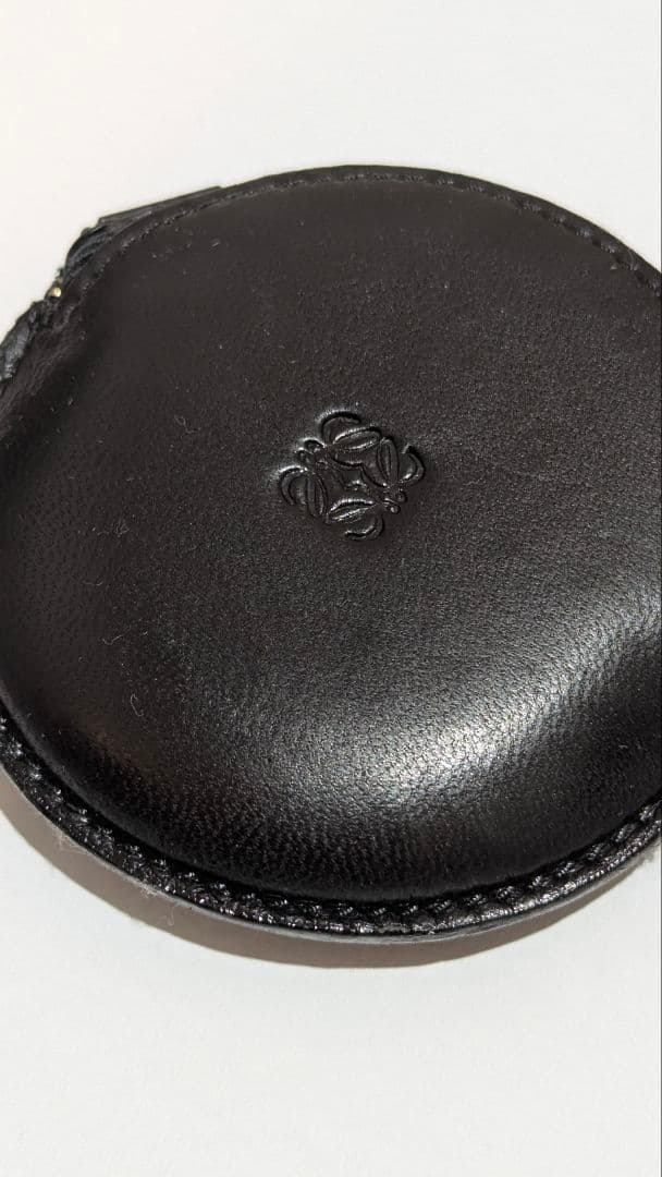 【美品】LOEWE シルバー ラウンドケース　ロエベ
