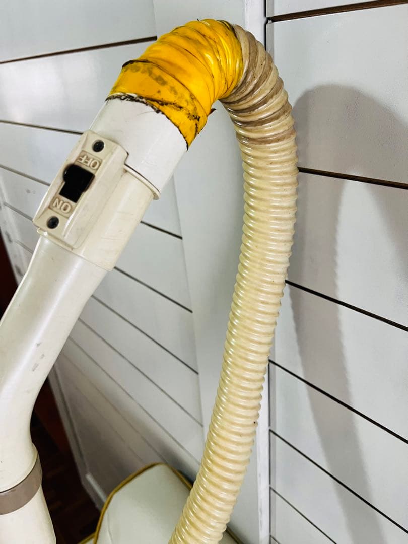 レトロ掃除機　日立　CV-8610