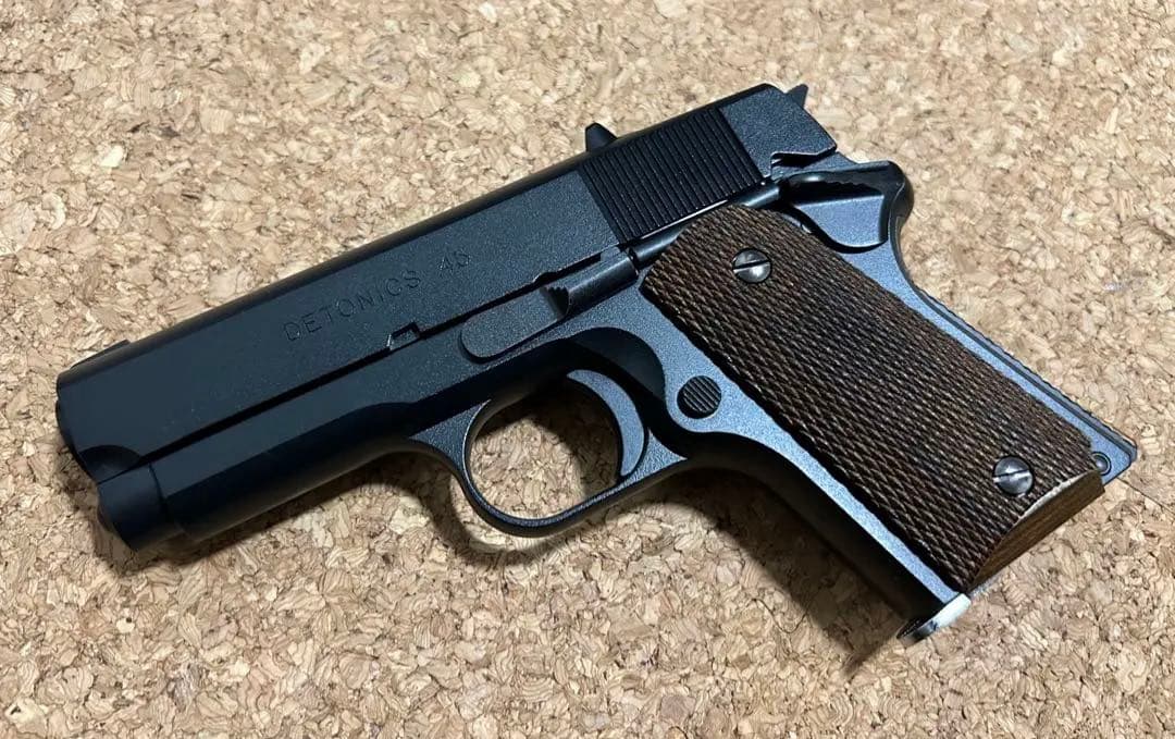 オールブラック仕様　デトニクス45 東京マルイ　木製グリップ　ガスガン