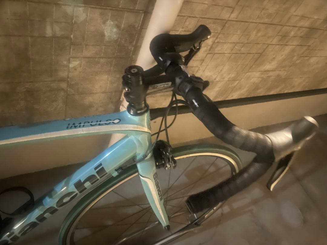 と*ん様 Bianchi ロードバイク Impulsoボトルホルダー、チューブ、