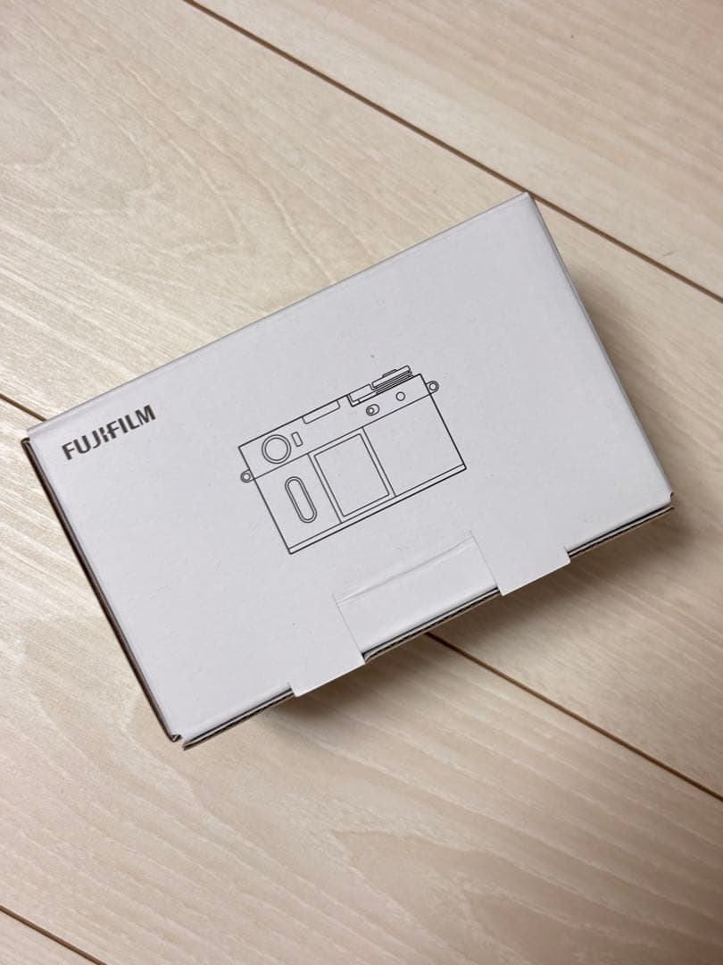 FUJIFILM X half X-HF1 カメラ　未使用　箱本体美品　保証書付