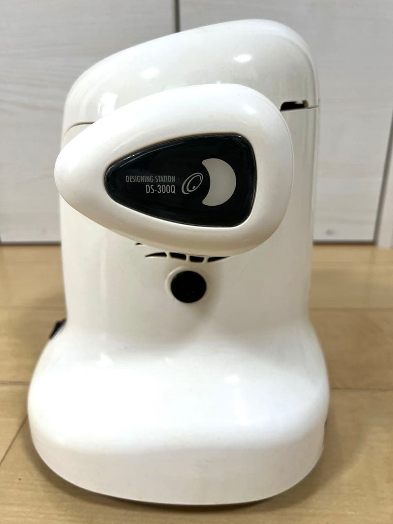 資生堂プロフェッショナル デザイニングステーションDS-300Q ホワイト