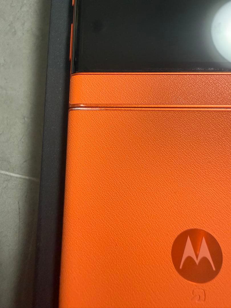 美品！最終値下げ12日までSALE。 motorola razr 50s