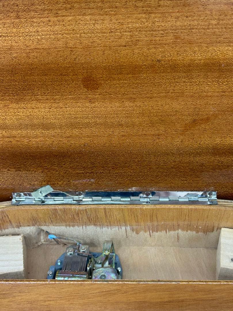 送料込み⭐︎天板収納オルゴール付き円形木製サイドテーブル