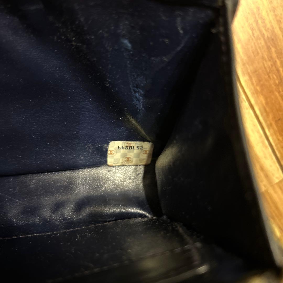 シャネル　斜めがけポシェット　紺色