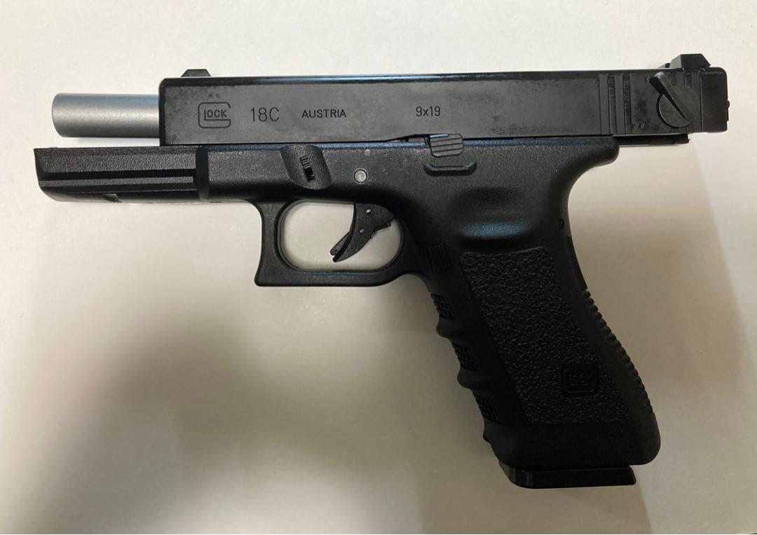 東京マルイGlock 18C ガスブローバック　セミカスタム　2丁拳銃　グロック