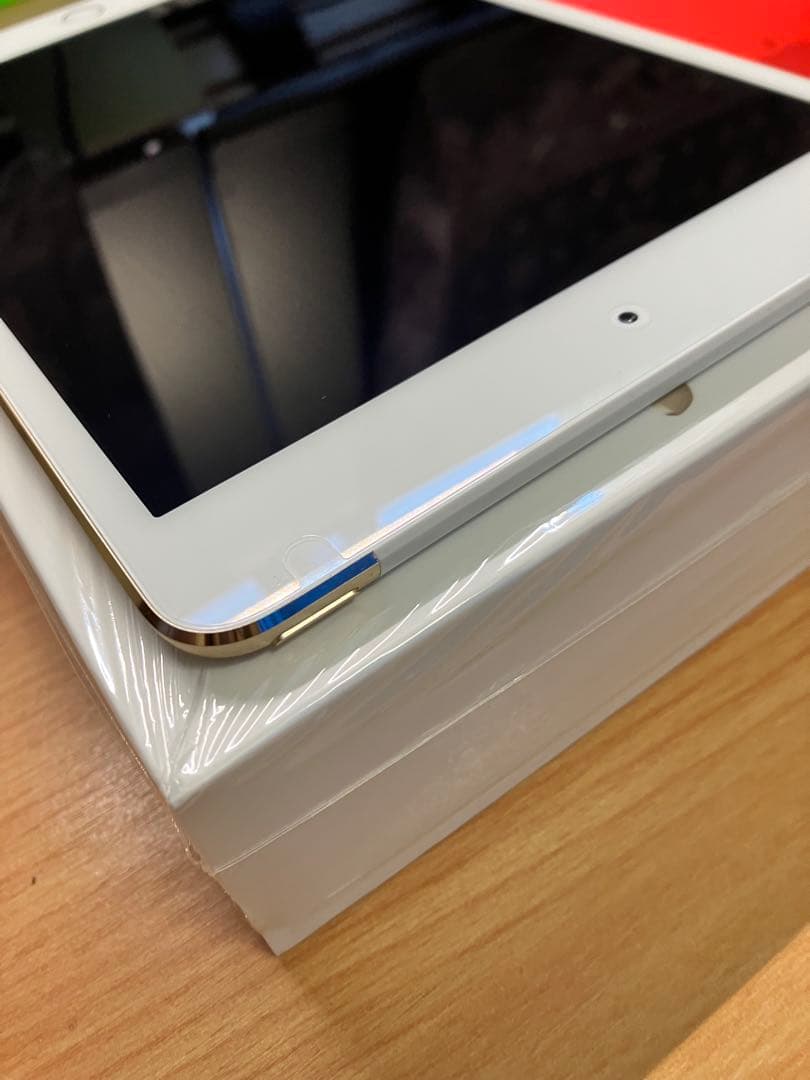 【極美品】iPad mini4 128GB Wi-Fi + Cellular