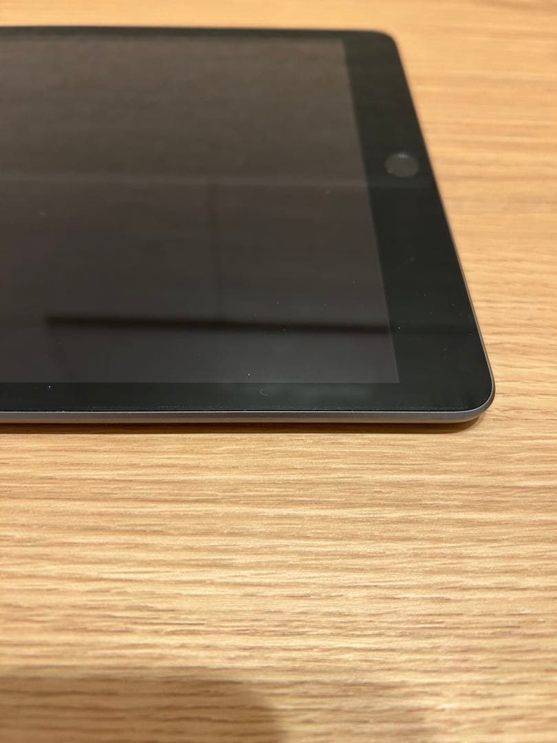 【背面傷】iPad (第8世代) 128GB WiFiモデル