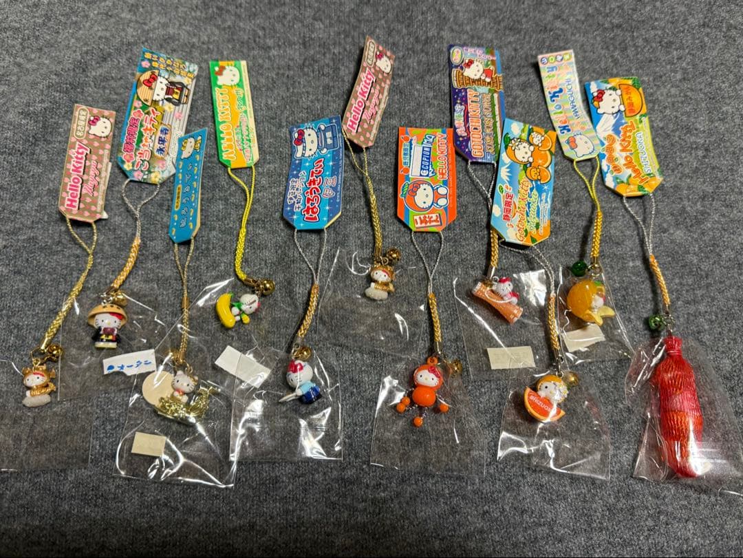 ご当地限定ハローキティ　根付け　19個セット