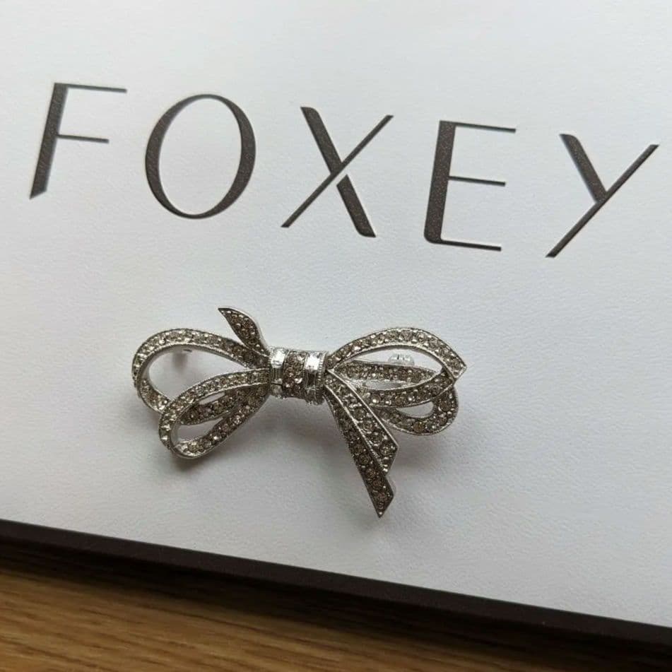 試着のみ♪ FOXEY 大人気 おリボン ブローチ フォクシー