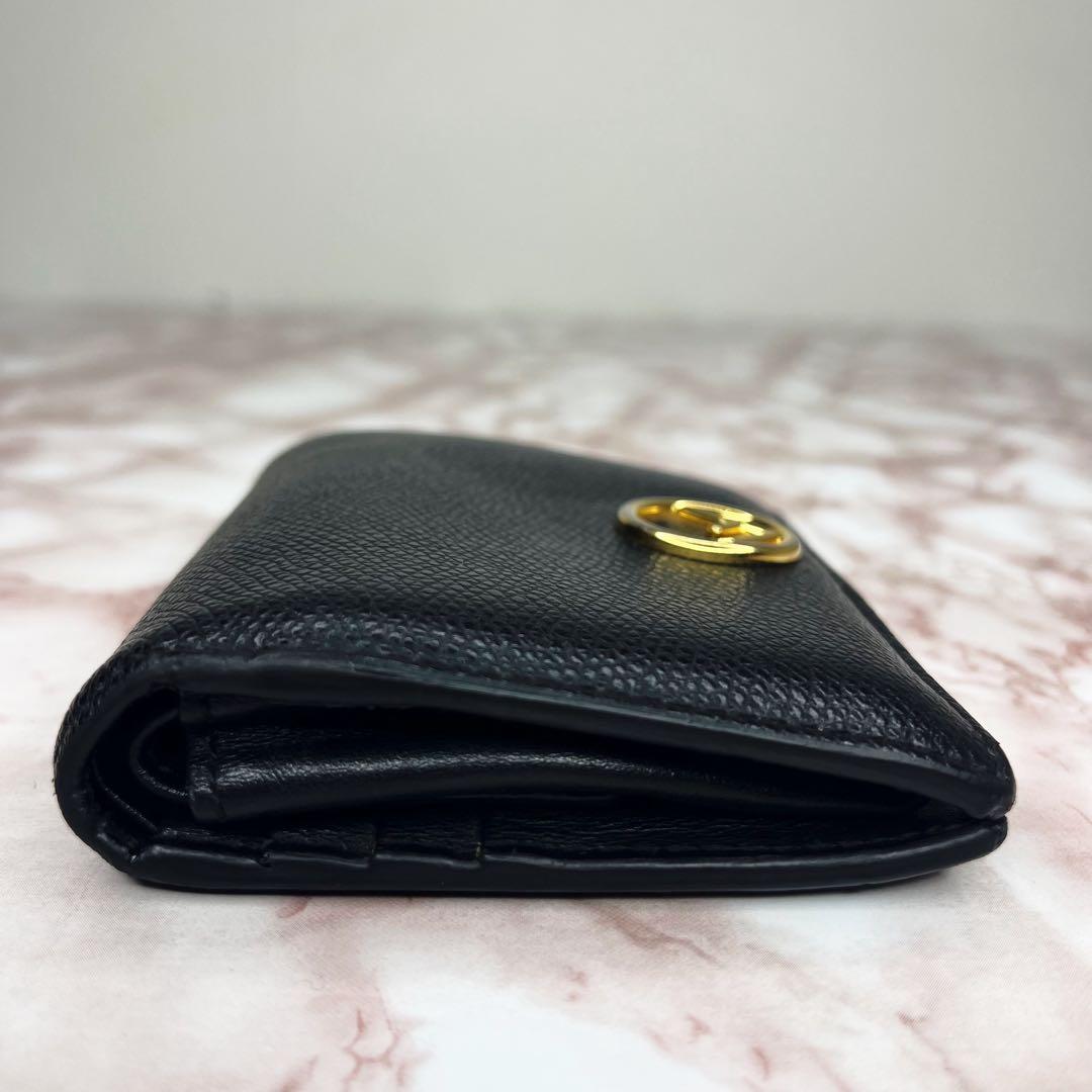 【極美品】FENDI ブラックレザー コンパクトウォレット　折り財布70