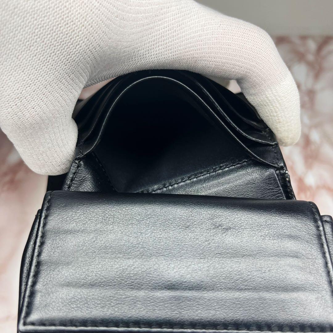 【極美品】FENDI ブラックレザー コンパクトウォレット　折り財布70