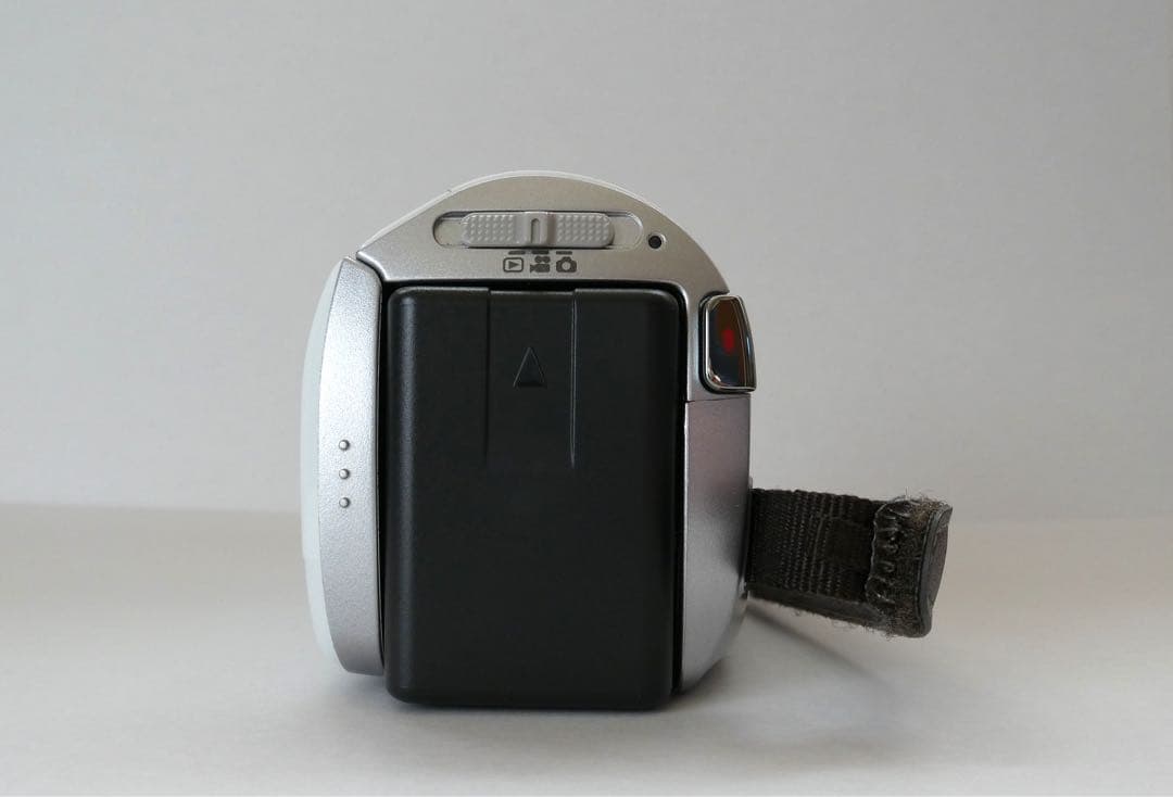 Panasonic HC-V300M 高解像度（HD）カメラ本体とバッテリー含む