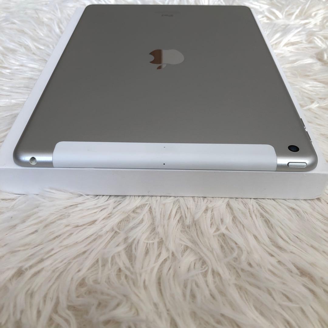 【完動品】iPad 第7世代 32GB SIMフリー【すぐ発送】　【付属品】