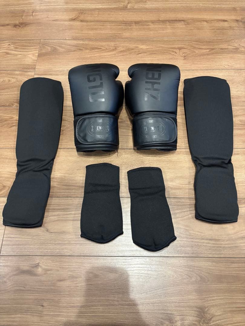 【FIGHTING ROAD】 サンドバッグ　自立式　手、足サポーター付き