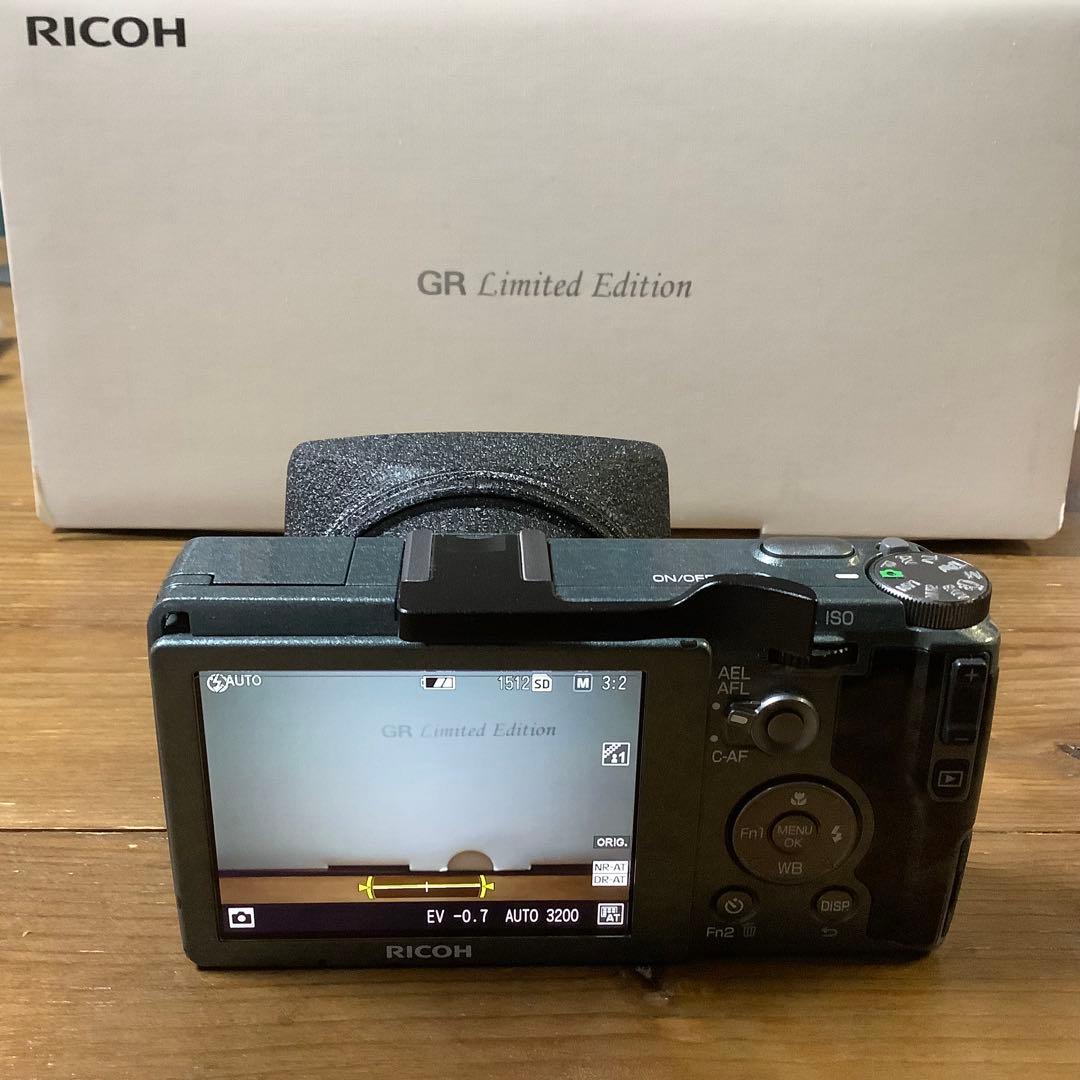 ゆ*ち様 RICOH GR Limited Edition 付属品多数あり！