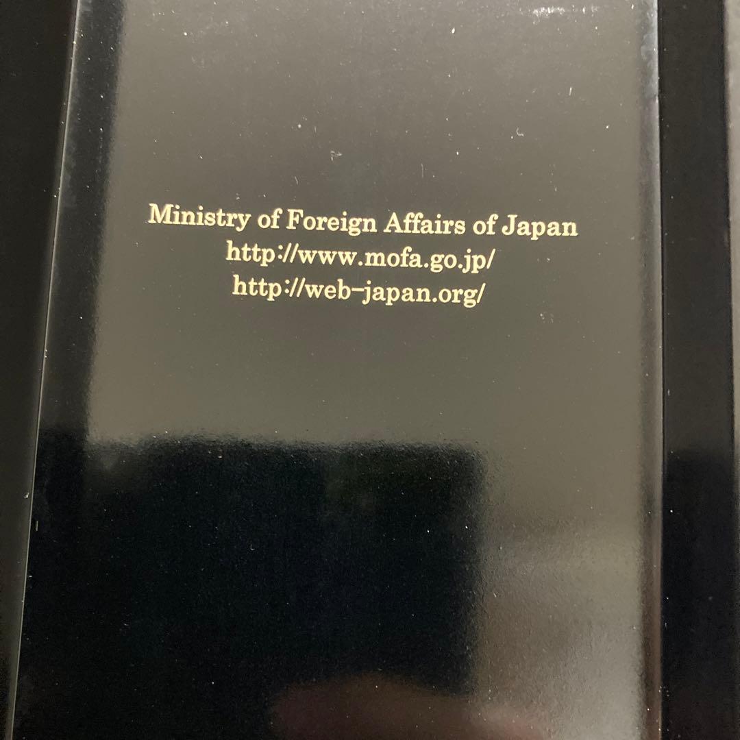 新品　金箔の鶴模様 漆器