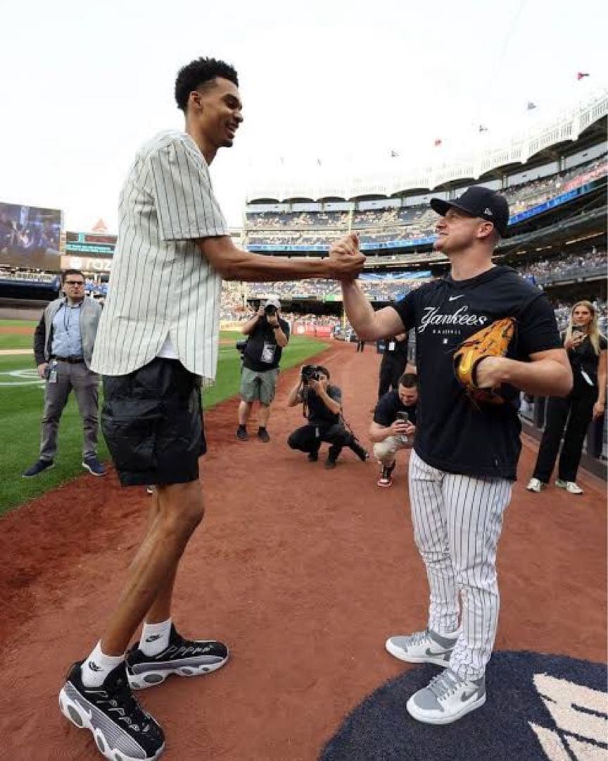 ウェンバンヤマ　レリックカード　ドラフト前日　ヤンキース始球式　直筆サイン無し