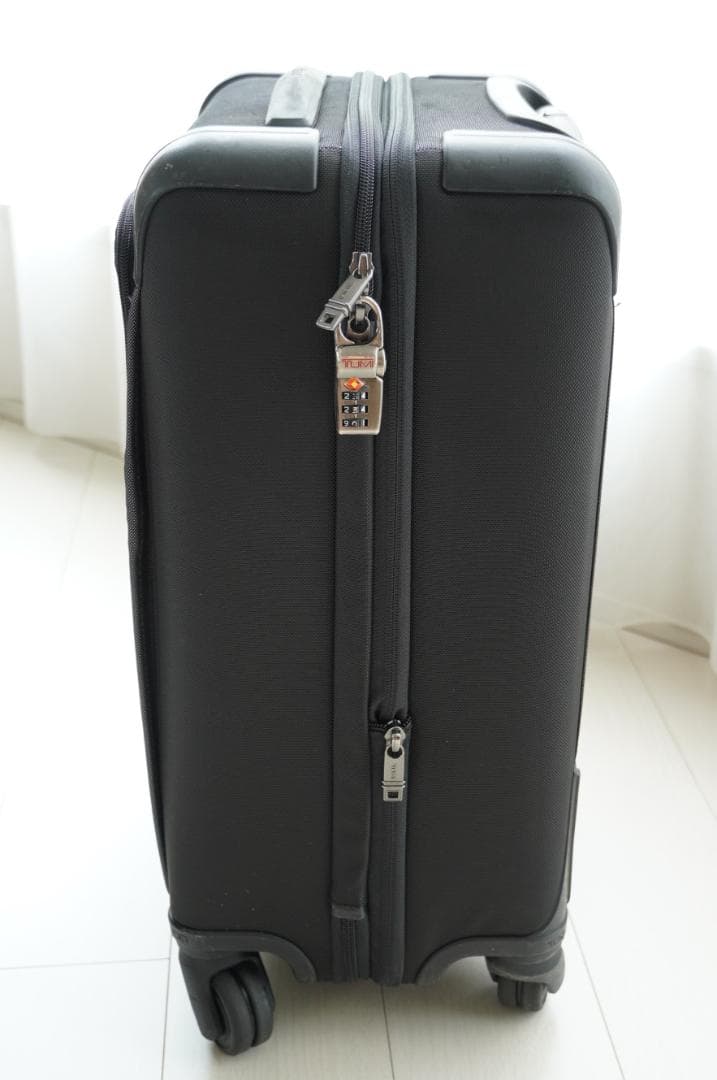 TUMI ALPHA2 インターナショナル エクスパンダブル・4ウィールキャリー