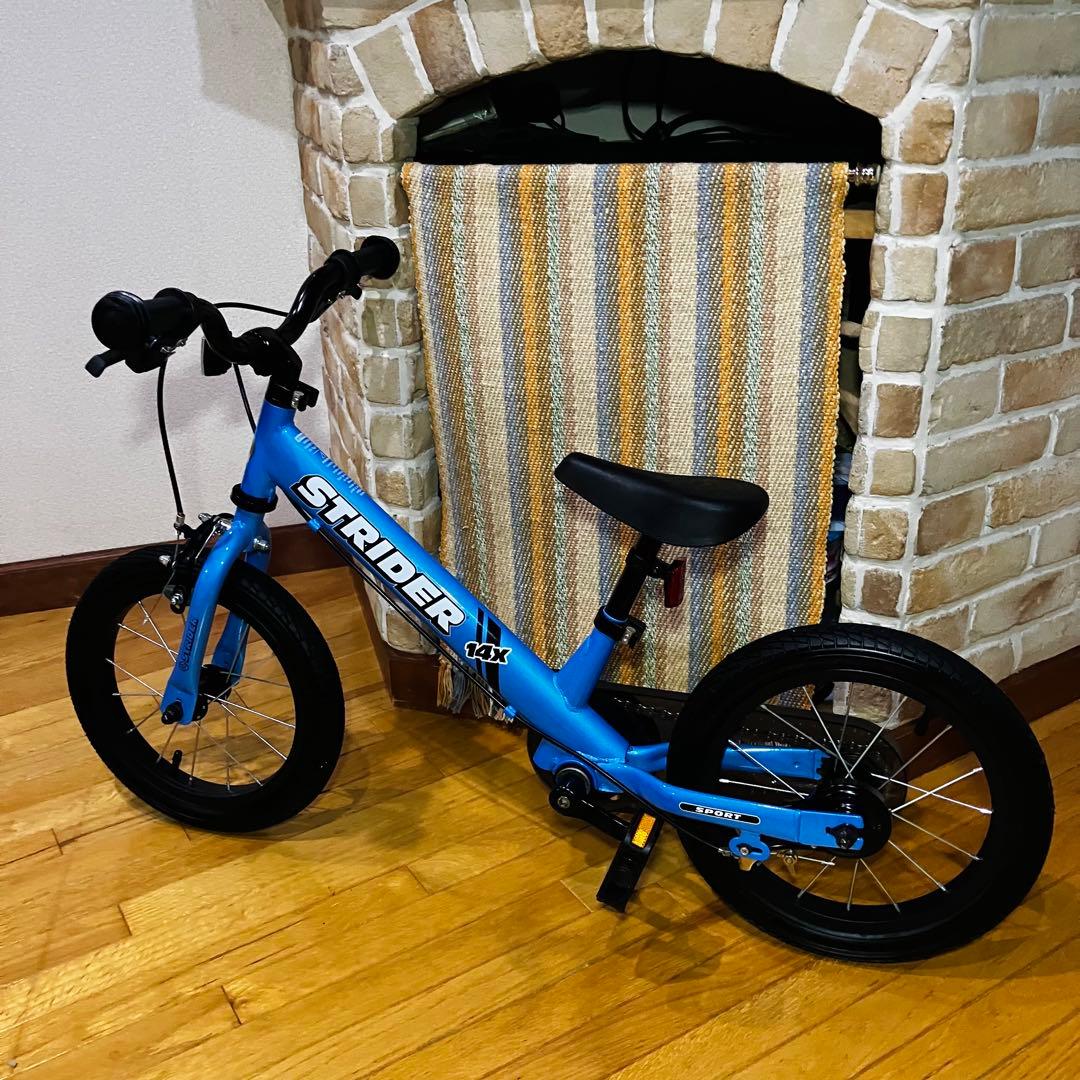 展示・未走行品　STRIDER 14x ストライダー　人気ブルー　2018製造