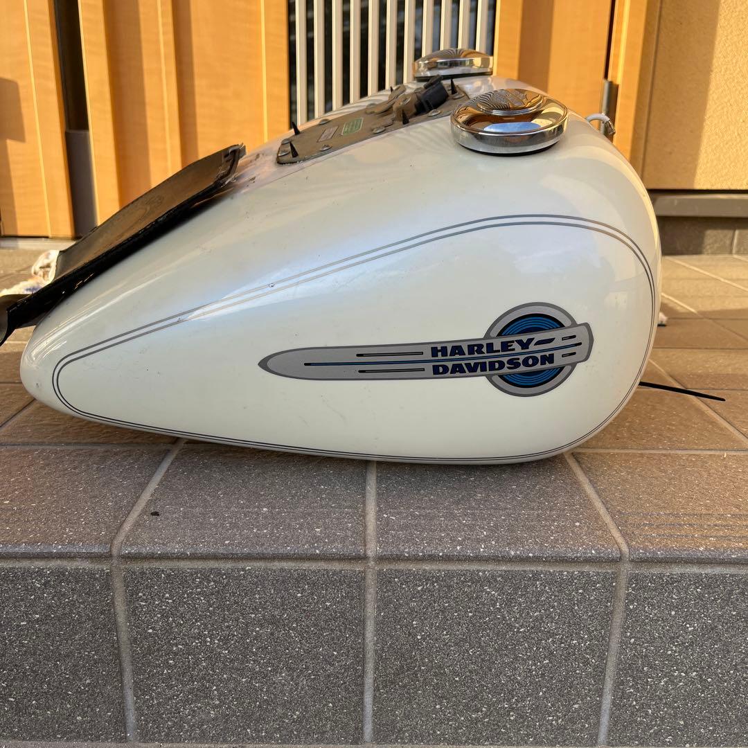 Harley-Davidson 2004式　FLSTC 純正タンク