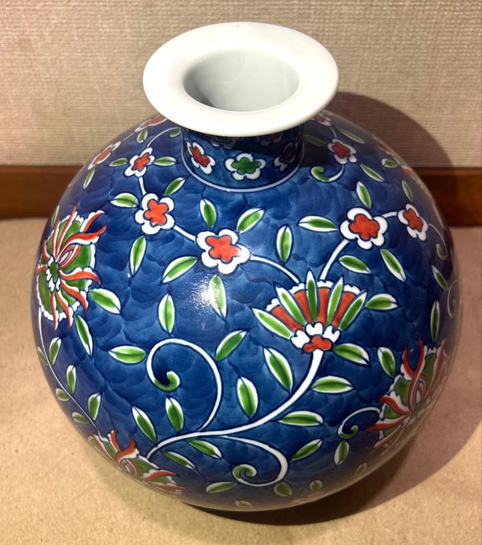 源右衛門 染付魚花紋蓋物と色鍋島唐草模様花瓶セット 共箱なし