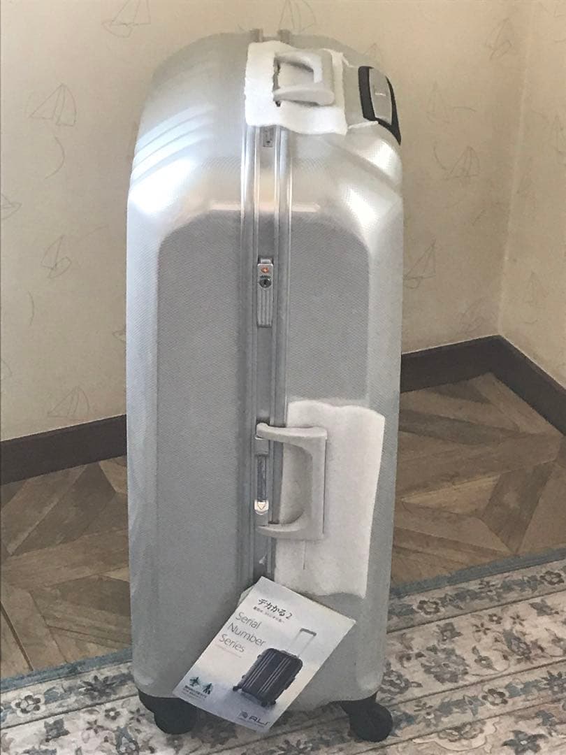 未使用スーツケース ハードキャリー 90L ホワイトカーボン TSAロック