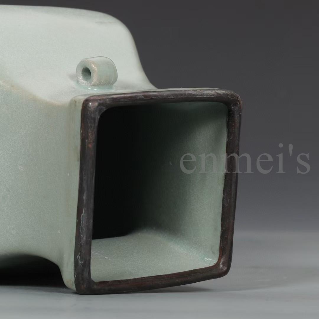 中国古美術・宋汝窯款天青釉銀口四方尊花瓶・工芸品・木箱付・文房具・風水開運・陶器