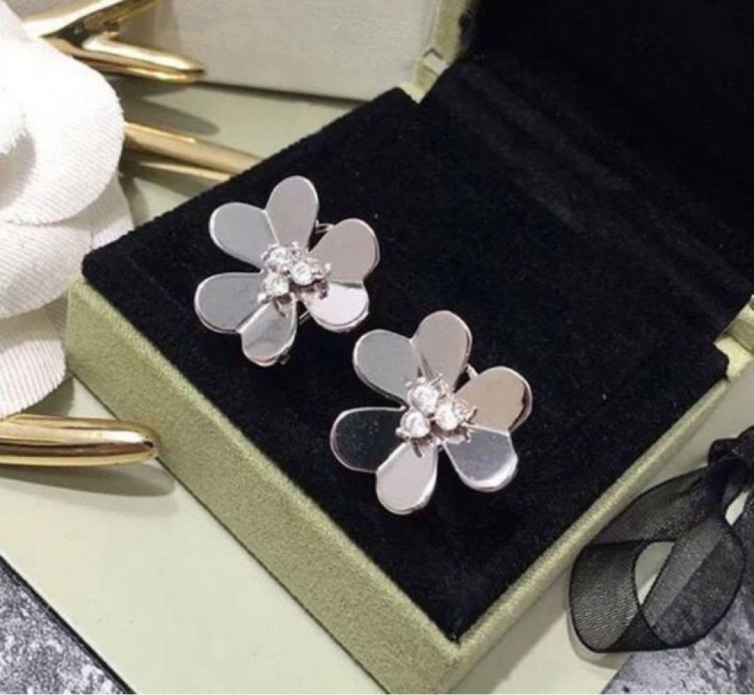 ✨ハイクオリティ✨ラージ　シルバー　ピアス　ダイヤモンド　※イヤリング加工可能