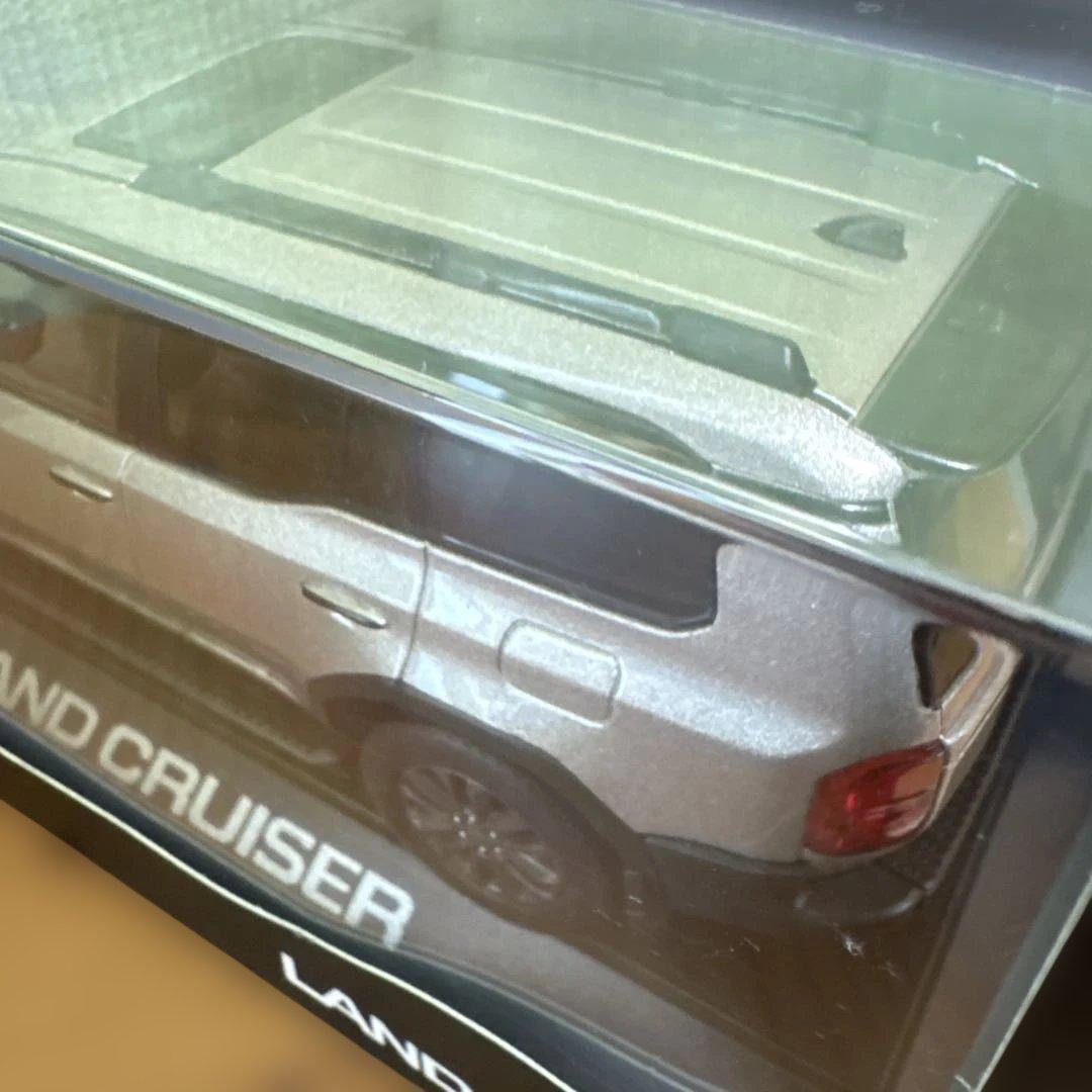 【送料込】 ランドクルーザー 250 シルバー 1/30 ミニカー ランクル