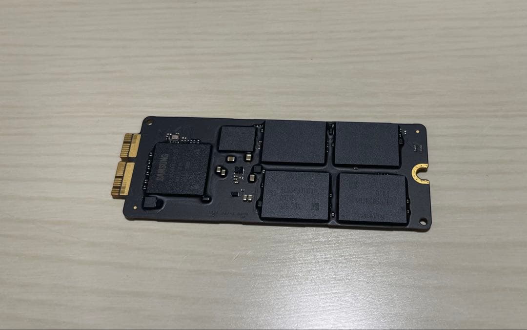 0230 Apple 純正Samsung 1TB SSD MacBookPro