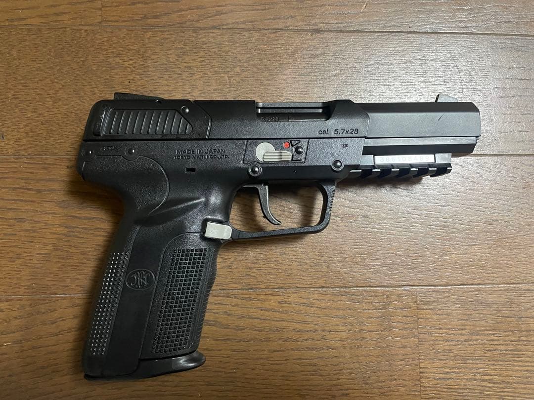 東京マルイFN5-7 BL FG FDE ガスブローバック　予備マグ