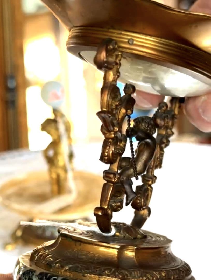 アンティーク 天使像付き装飾品