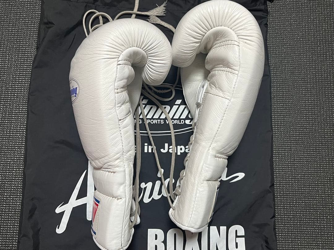 Winning ボクシンググローブ ホワイト スーパーリング用14oz 紐タイプ