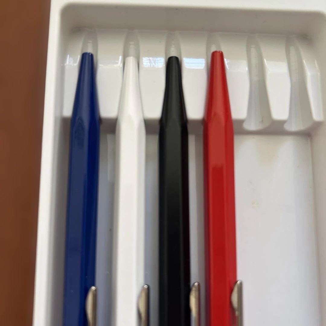 【CARAN d'ACHE】 ボールペン 4本セット ギフトボックス付き